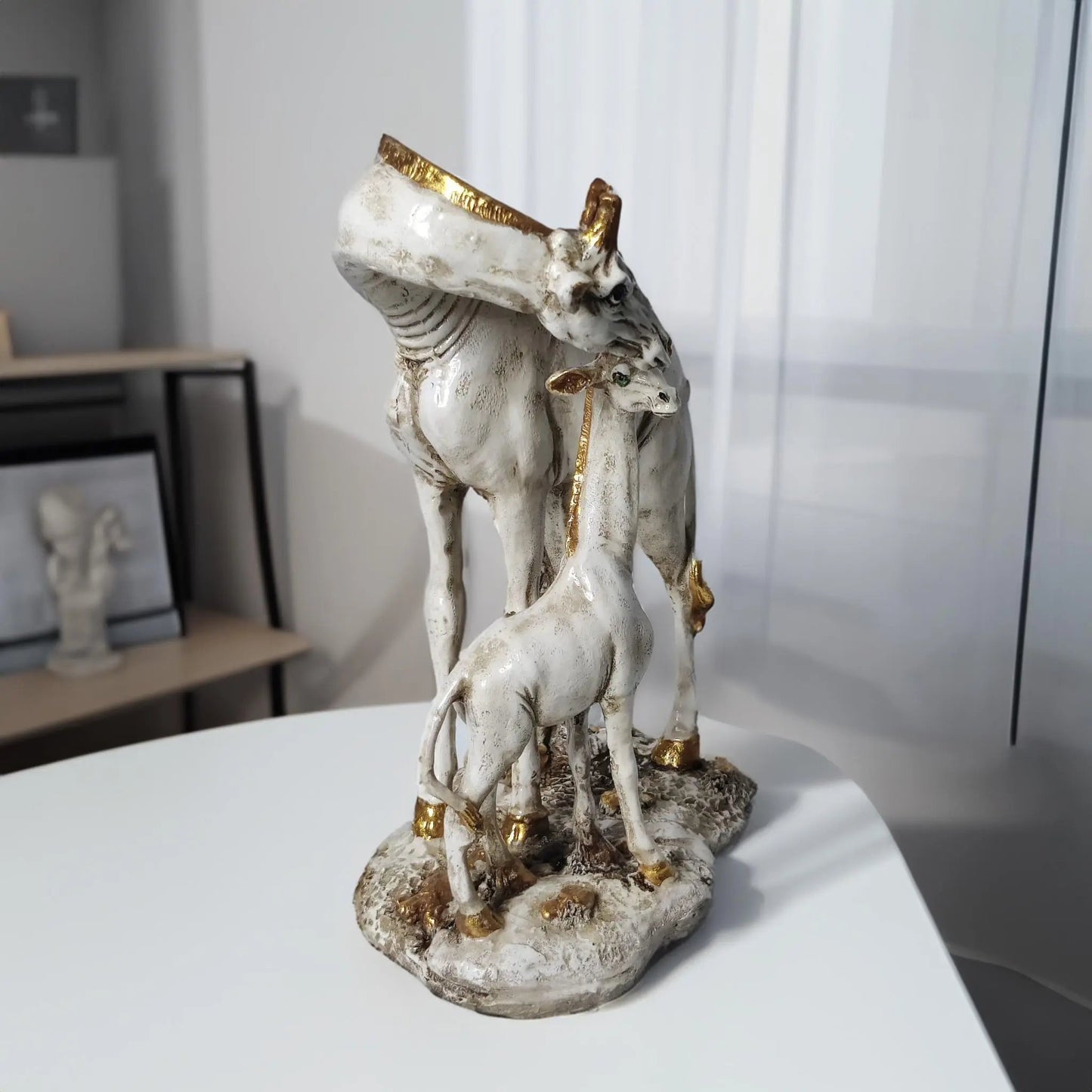 Handcrafted Resin Giraffe with Baby Giraffe Sculpture WINNKRAFT